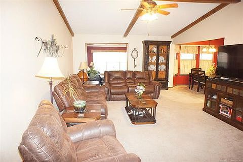 Living Room facing Florida room