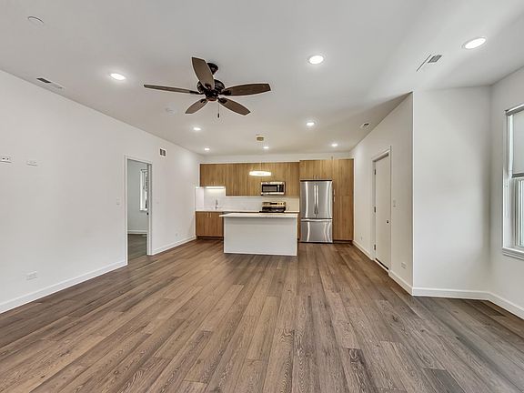 2nd image of 6122 S University Ave #102