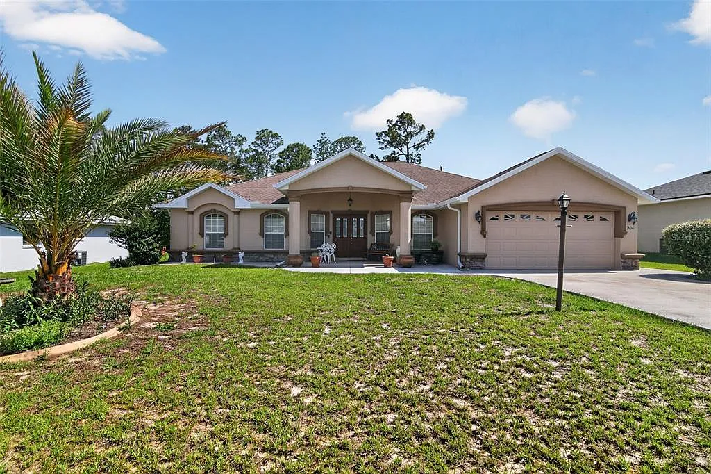 4 bed, 2.0 bath, 2245 sqft, $2,100 — Photo 1