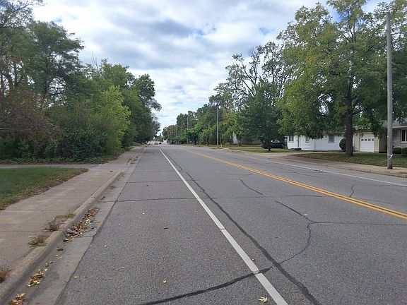4th image of 921 33rd Ave N