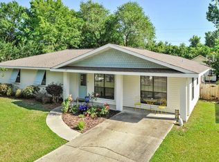 410 Pecan Park Dr, Bay Saint Louis, MS 39520