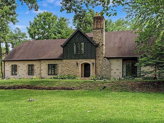 4th image of 4185 Briarwood Dr