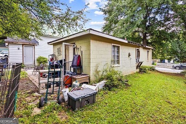 Listing photo 3