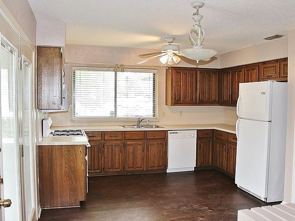 4th image of 139 Shadybrook Dr