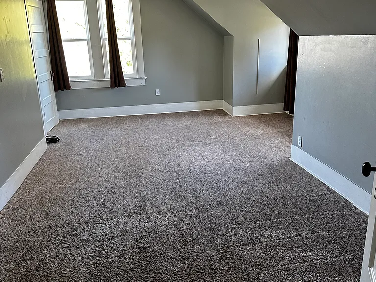 715 E Capitol Ave — Photo 22