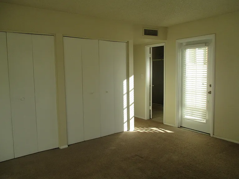 2131 E Palmcroft Dr — Photo 23