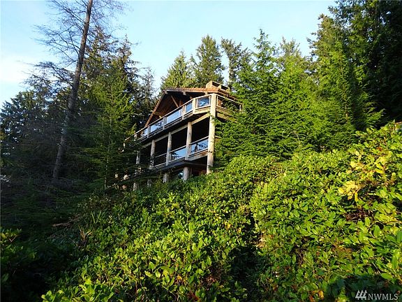 3rd image of 209 Marine Dr