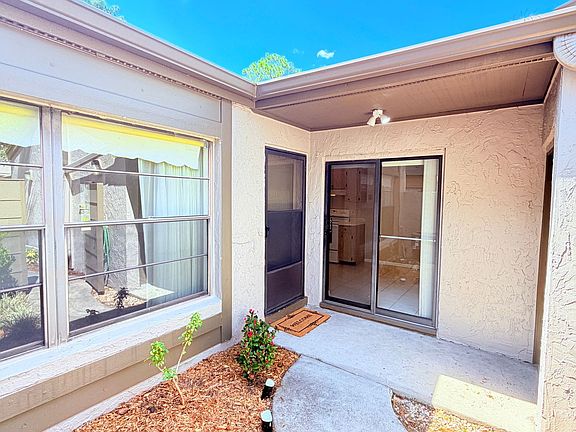5th image of 477 Meadowood Blvd