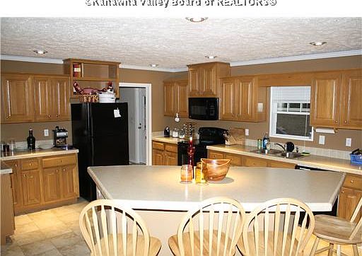 3rd image of 173 Chapman Dr