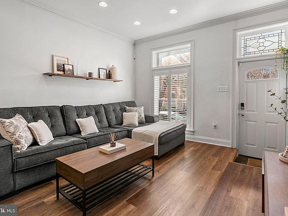 3rd image of 9 N Linwood Ave