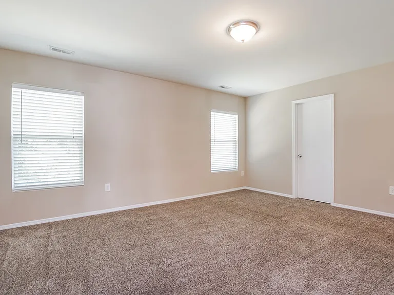 40 Norwich Dr — Photo 8
