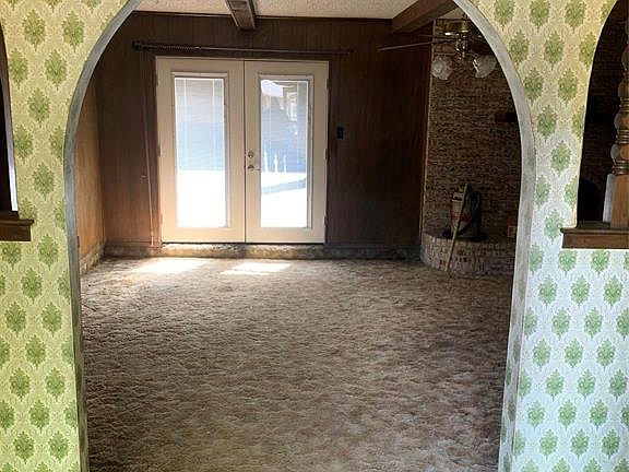 5th image of 2301 Windsor Ct