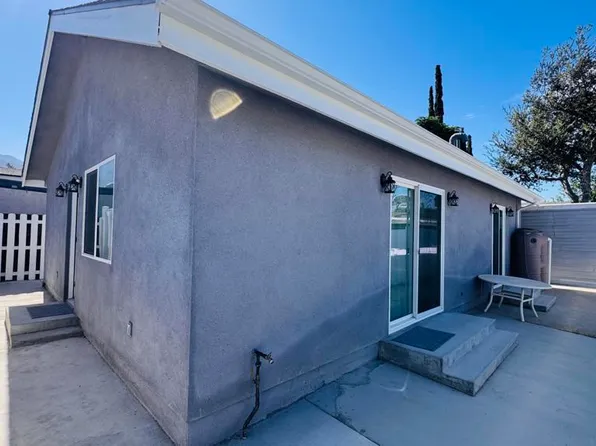 10926 Woodward Ave, Sunland, CA 91040
