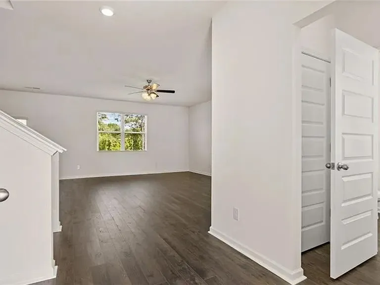 210 Aster Ave — Photo 14