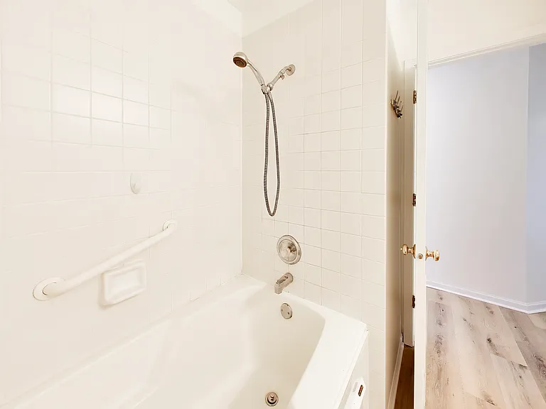 312 E Tall Oaks Ln — Photo 11