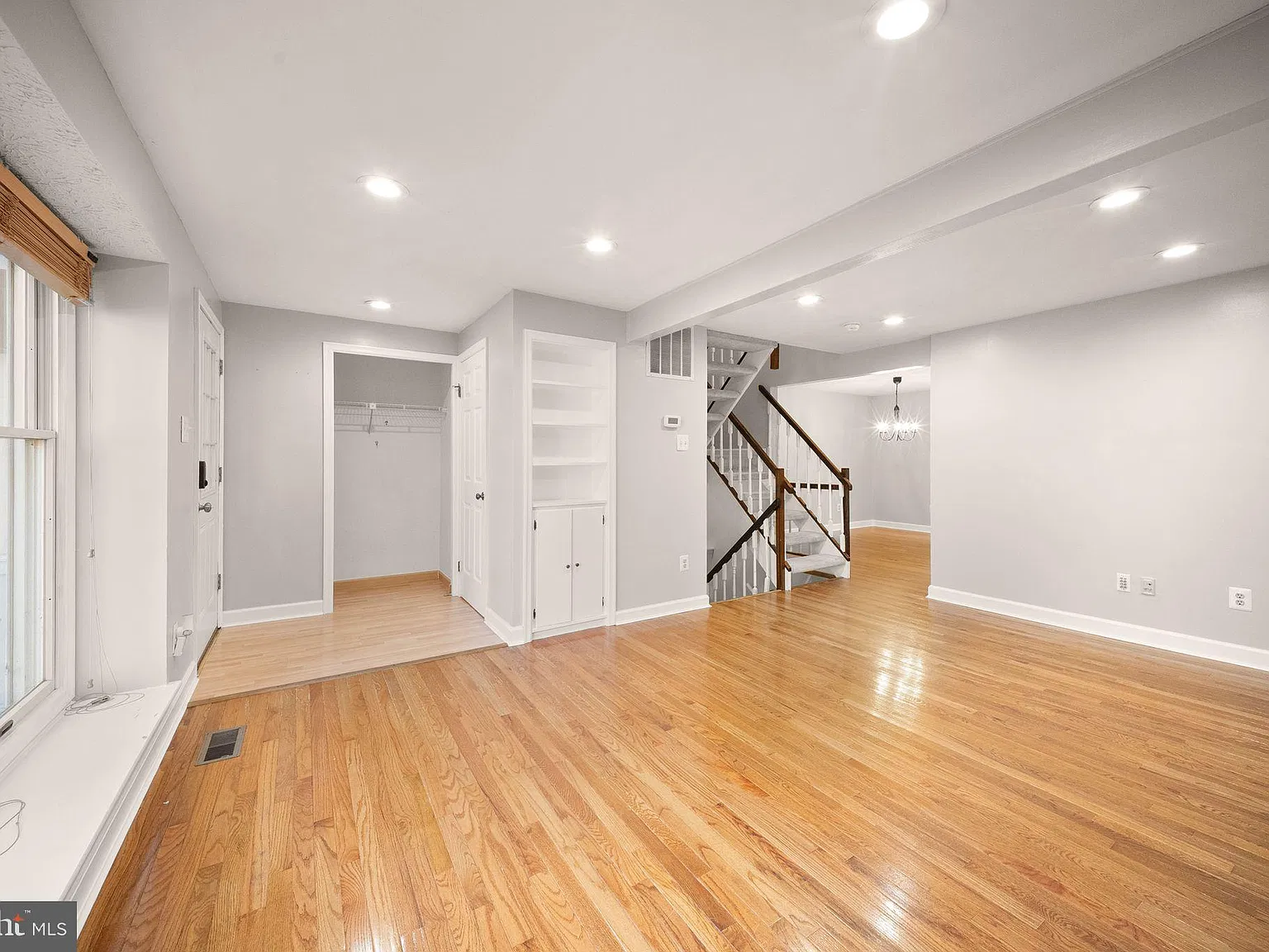 4 bed, 2.5 bath, 1494 sqft, $3,100 — Photo 3