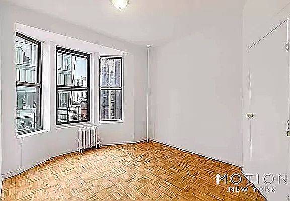 3rd image of 1264 Lexington Ave APT 5N