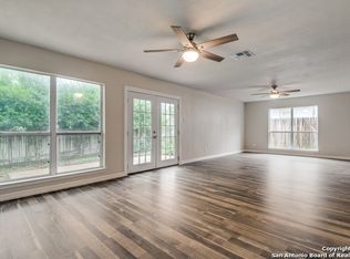 828 Fern Meadow Dr, Universal City, TX 78148