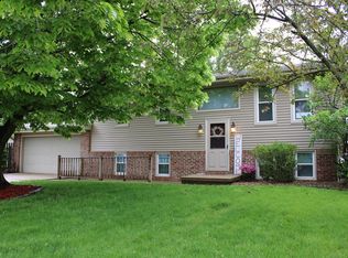 2005 Juniper Ln, Bloomington, IL 61701