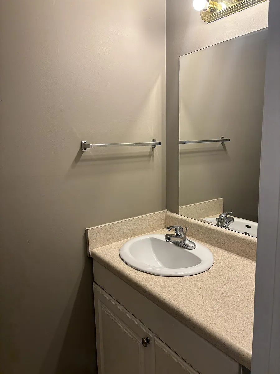 Building Photo - 1778B Almond Tree Pl #1