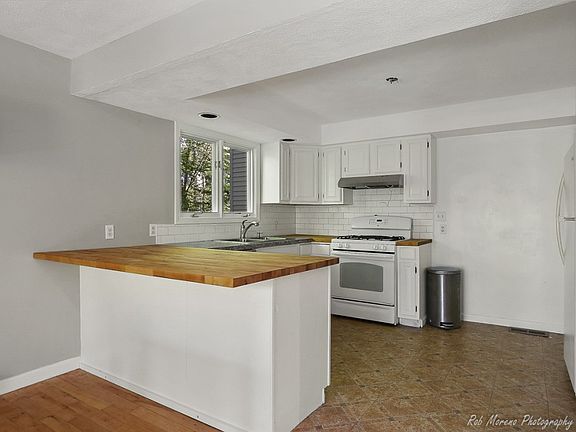3rd image of 120 Bachelor St