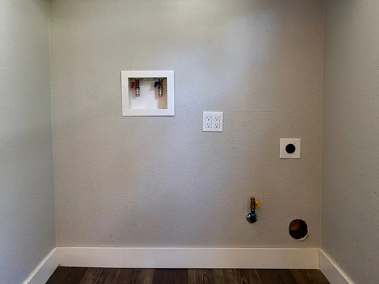 237 Earl Ave — Photo 11