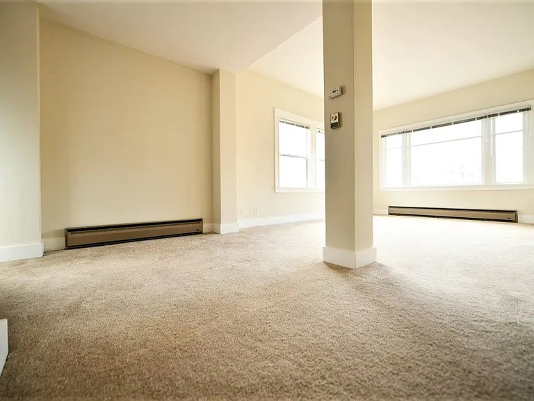 1458 Madison St — Photo 4