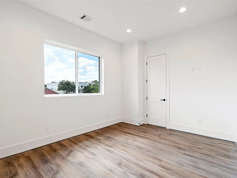 4218 Nichols St — Photo 27