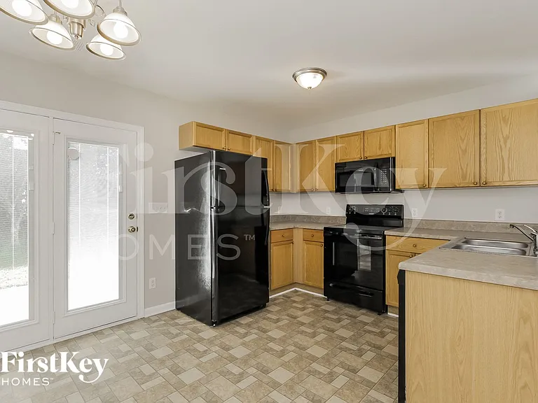 5716 Henderson Oaks Dr — Photo 6