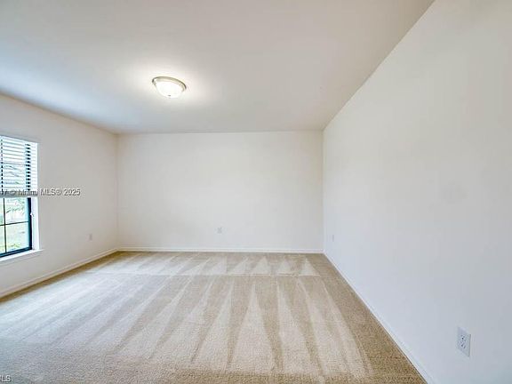 4th image of 747 Center Lake St
