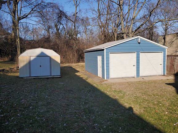 4th image of 430 W Wyoming Ave