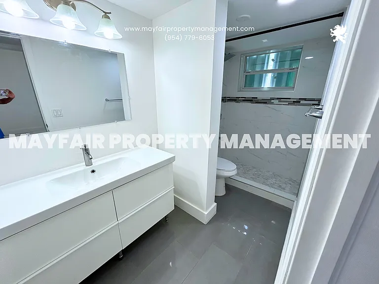 1534 SE 15th St #5 — Photo 7