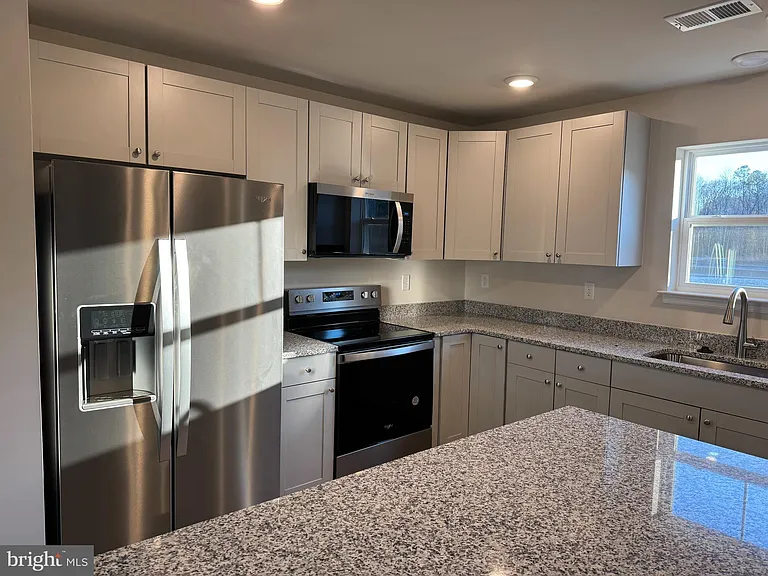657 R Wilson Loop — Photo 4