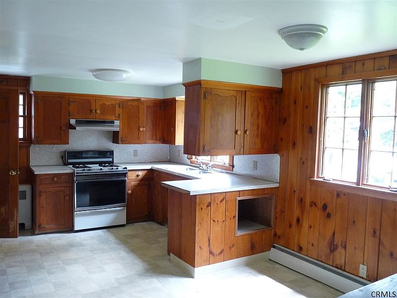 3rd image of 104 TREVET Road