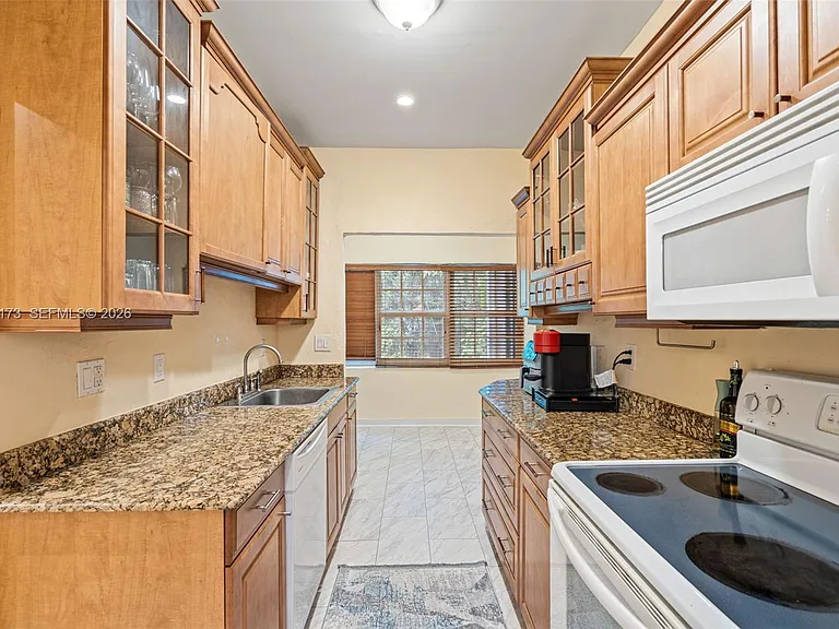 46 Montilla Ave #46 — Photo 15