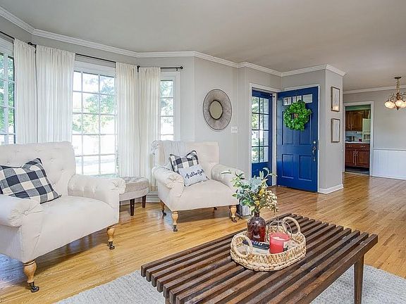3rd image of 2080 Thornhill Dr