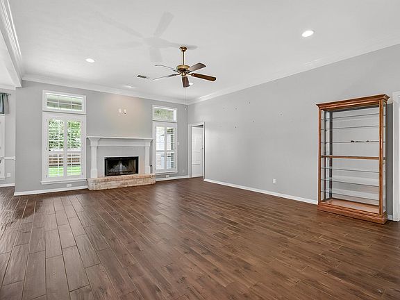 4th image of 2107 Williams Way