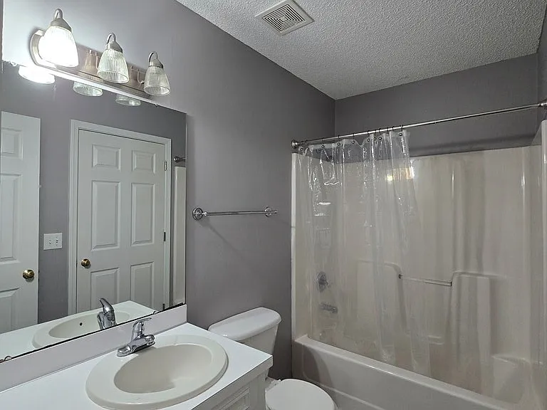 2230 Tudor St — Photo 10