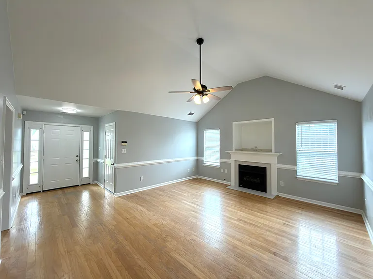 476 Connemara Trl — Photo 5