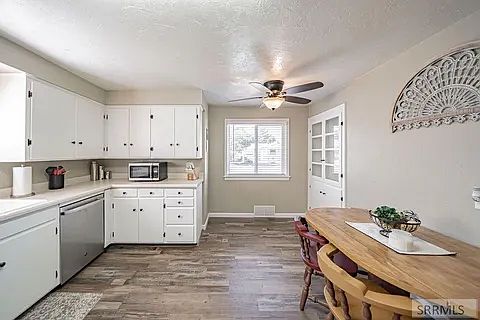 4th image of 264 W 18th St