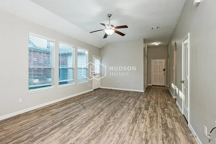 11243 Glenforest Dr — Photo 3