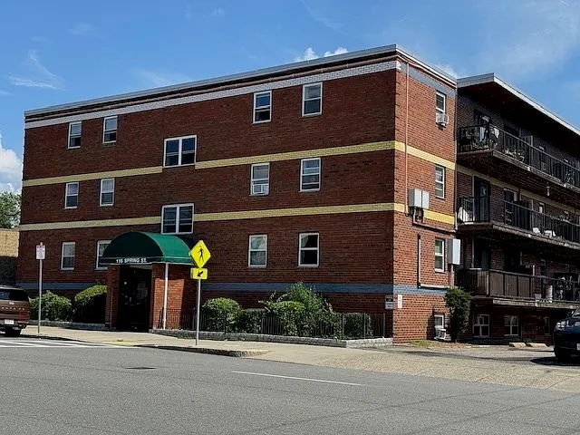 Studio, 1.0 bath, 360 sqft, $1,500 — Photo 4