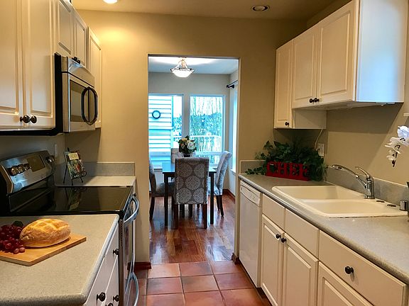 3rd image of 2419 8th Ave N APT 301