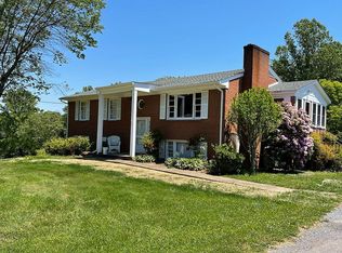 512 Round Hill Rd, Boston, VA 22713