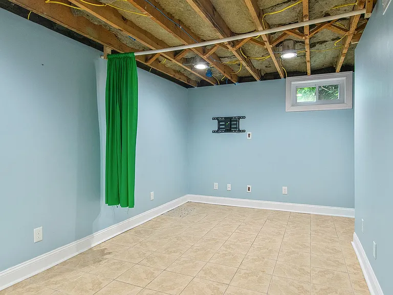 407 Robertson St — Photo 18