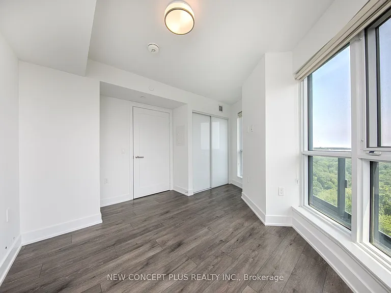 585 Bloor St E #1718 — Photo 12