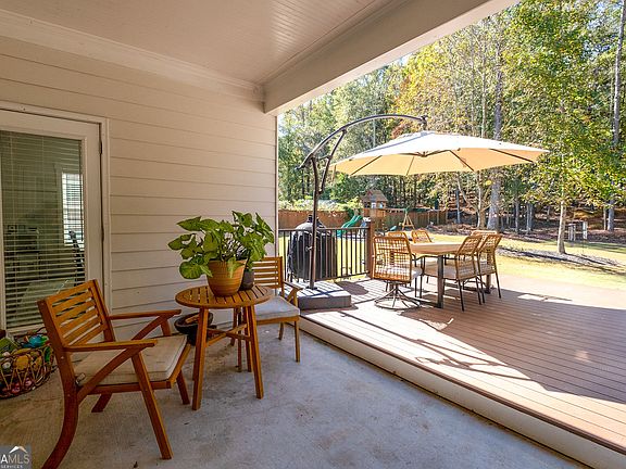 4th image of 369 Clarksboro Dr