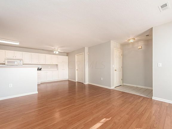4th image of 2401 Crystal Springs Dr