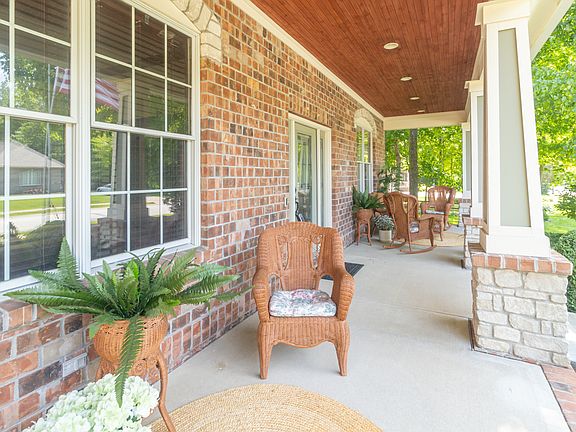 3rd image of 154 Hidden Glen Dr