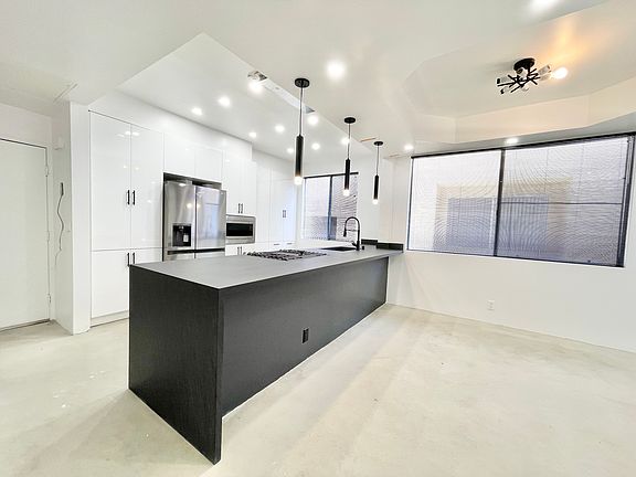 4th image of 637 Huntley Dr #3